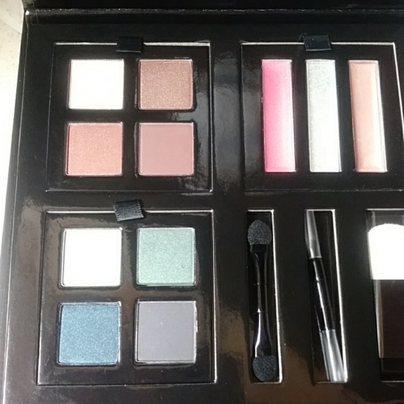 Avon Mega Mix'n Go Makeup Palette eyeshadow lips blushes highlighters New - Picture 6 of 8
